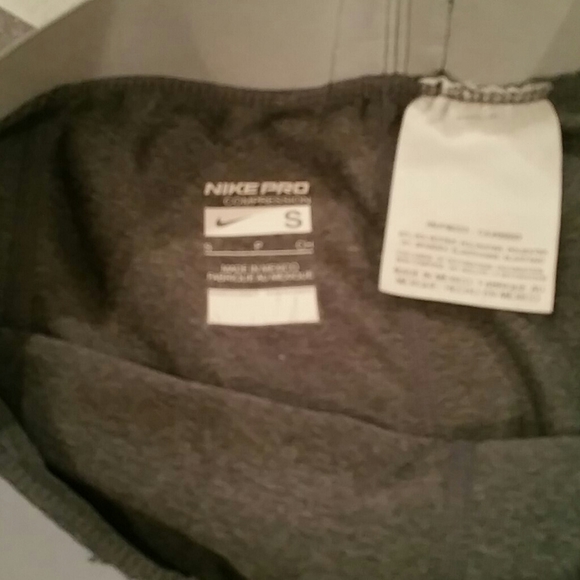 Nike Pro Capri workout pants - Picture 3 of 3